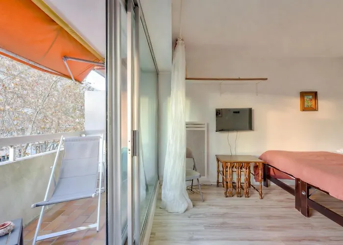 Avec Terrasse & Parking A 8 Min A Pieds De La Apartment